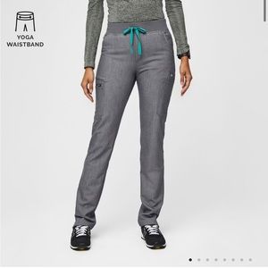 FIGS Women's Yola - Petite Skinny Scrub Pants - M - Petite / Graphite